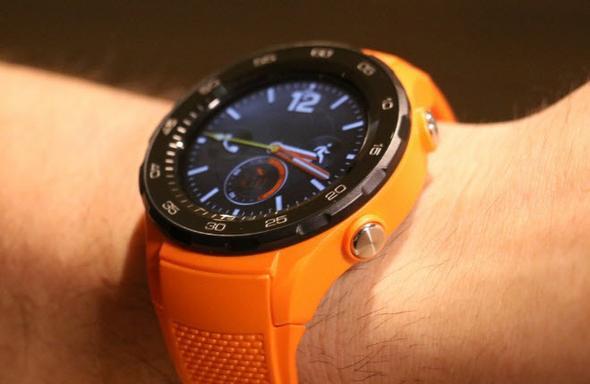 Tpk Samsung'un Gear S3 akll saatinde yapt gibi 2 farkl varyantla sahne alan Huawei, Watch 2 ve Watch 2 Classic olarak isimlendirdii saatleriyle LTE desteini de kullanclara sunuyor.