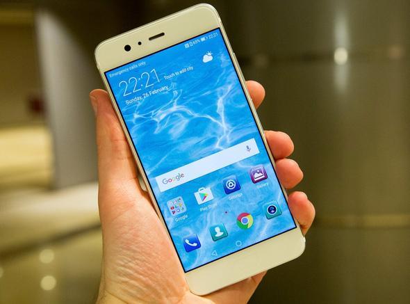 Her iki telefon da Pantone eliinde farkl renk seenekleriyle geliyor. Huawei P10 dnya apnda sata sunulacak olsa da ABD'ye sunulmayacak. P10'un yurtd fiyat 649 euro'dan balarken P10 Plus'n fiyat 699 euro'dan balyor. Daha sonra sata sunulacak 6GB RAM'li modelin fiyat ise 799 euro'dan balayacak.