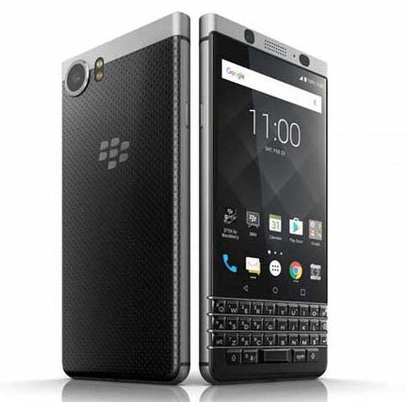 KEYone'n teknik zellikleri arasnda 1620x1080 piksel znrlkte 4.5 in ekran, alminyum kasa, Snapdragon 625 ilemci, Adreno 506 GPU, 3 GB RAM, 32 GB geniletilebilir dahili hafza, 12 MP arka kamera, Quick Charge 3.0 teknolojili 3505 mAh pil (36 dakika iinde yzde 50 dolulua ulaabiliyor), Android Nougat 7.1 iletim sistemi yer alyor. Firma te yandan yeni modelde QWERTY klavyeden yine vazgememi.