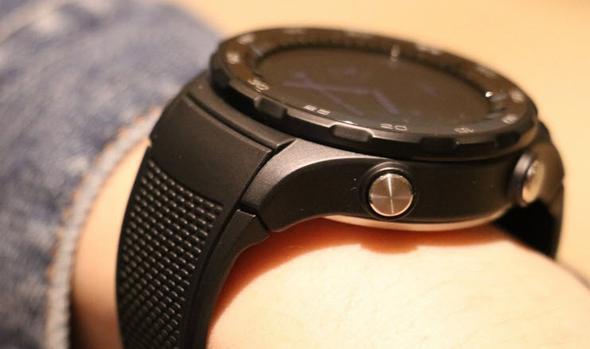 Her iki model de genel hatlaryla benzer zelliklere sahipler. Ancak grnmde birtakm farkllklar elbette mevcut. Ne tip zelliklere sahip olduklar aslnda saatlerin isminde gizli.