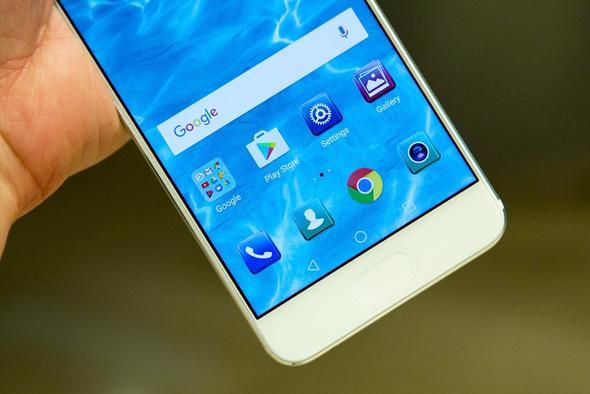 Su geirmezlik zellii sunmayan cihazlar, USB C portu zerinden arj ediliyorlar. P10'ta 3.200mAh'lik bir pile yer verilirken P10 Plus'ta 3.750mAh kapasiteli gl bir pil bulunuyor.