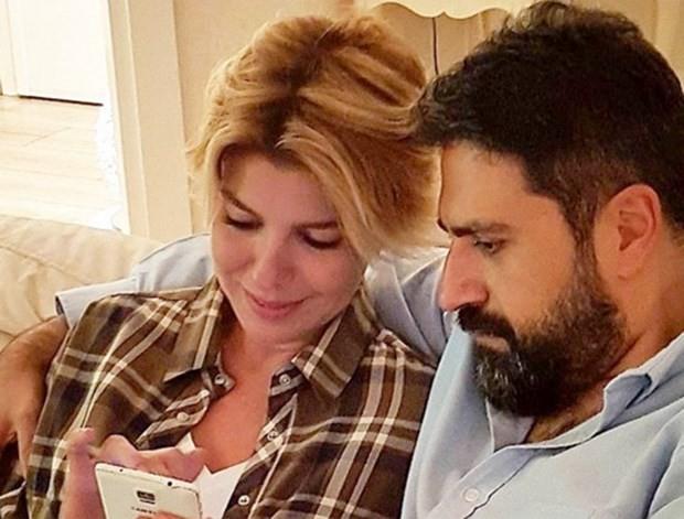 Erhan elik'in yaand bitti szlerinden sonra Glben Ergen instagram hesabndan fotoraf paylaarak, "te hayat bu, bitti btn dertler, yerine ald glmeler" ifadelerini yazd.