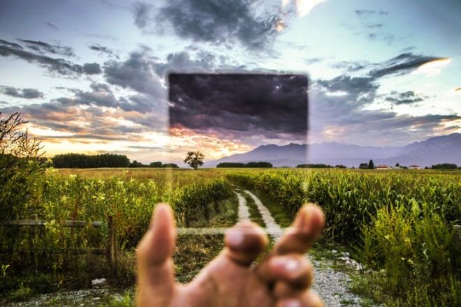 Eer ilk baktnzda bir yz grdyseniz bunun anlam da hayatnzdaki negatif eyleri pozitif eylere kolay evirebildiinizdir.