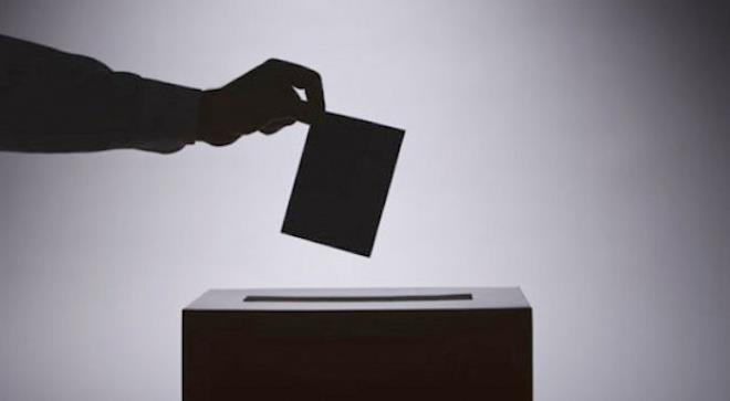 16 Nisan&#8217;da yaplacak referandum ncesinde Ak Parti, vatandan nabzn tutmak iin neredeyse her hafta kamuoyu yoklamas yaptryor. Cumhurbakan Erdoan ile Babakan Binali Yldrm&#8217;n miting yapt illerde ise, miting biter bitmez yeni anketler dzenleniyor.