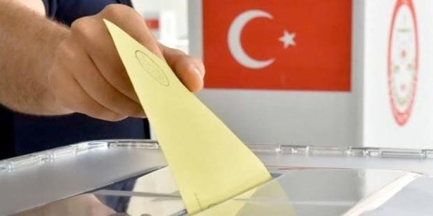 &#8216;Evet&#8217; diyen kadnlarn oran erkeklerden fazla.  Anadolu&#8217;da evet oylarnn oran yzde 70&#8217;lere ulat. Karadeniz&#8217;de yzde 60.