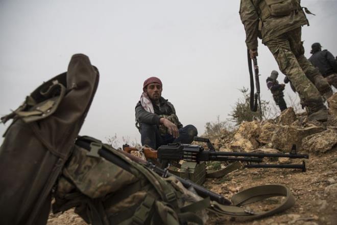 SO'ya bal unsurlarn YPG'den ele geirilen kylere girerek ektirdii fotoraflar nce sosyal medya hesaplarndan paylald. Ardndan da ajanslar tarafndan geildi. DEA'n ksa sre nce boaltt Menbi batsndaki bu kylere, bir dier terr rgt olan YPG'nin yerletii belirtiliyordu.