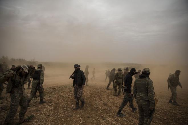 MNB'ten gelen son haberler gzleri bu blgeye evirdi. El Bab' alan TSK destekli SO rotasn YPG'nin ekilme sz verip boaltmad Mnbi'e evirdi. TSK destekli SO saldr balatt ve neye uradn anlamayan YPG iki ky kaybetti. Haberi nce Rus sitesi duyurdu ardndan AA da bu bilgiyi dorulayp bu scak grntleri geti.