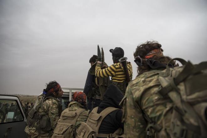 Trkiye, Rakka'nn DEA'tan kurtarlmasnn yan sra, ABD'nin verdii sz dorultusunda YPG'nin de Menbi'i tekrar yerel Arap glere devredip Frat'n dousuna ekilmesini bekliyor. Bu szn gereklememesi halinde Frat Kalkan glerinin Menbi'e ynelecei aklanmt.