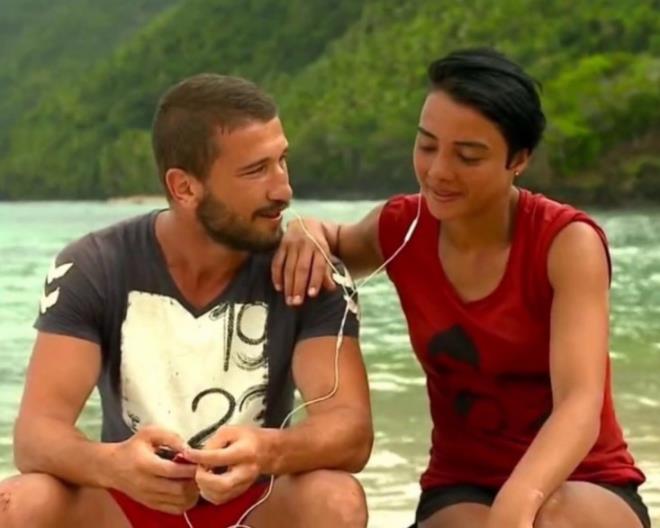 Adem'i her zaman ok sevdiini syleyen Sabriye, " ki karde arasnda bunlar olur" ifadelerini kullanarak adeta sosyal medyadaki iddialara yant verdi.