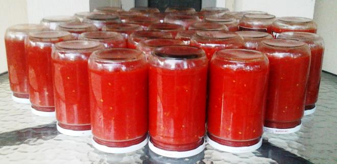 Konserve ielerini kn domates sosu hazrlamak iin istiflemeye baladysanz...