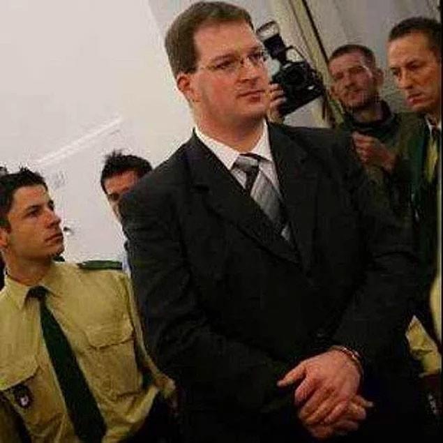 23. Stephan Letter-  Alman hemire Sonthofen'de bir hastanede alrken en az 29 hastasn ldrd. Hastalarn tehlikeli ila karmlaryla ldryordu. 2. Dnya Sava'ndan beri Almanya'nn en yksek sayda lm sayld. Mebbet hapisle cezalandrld.