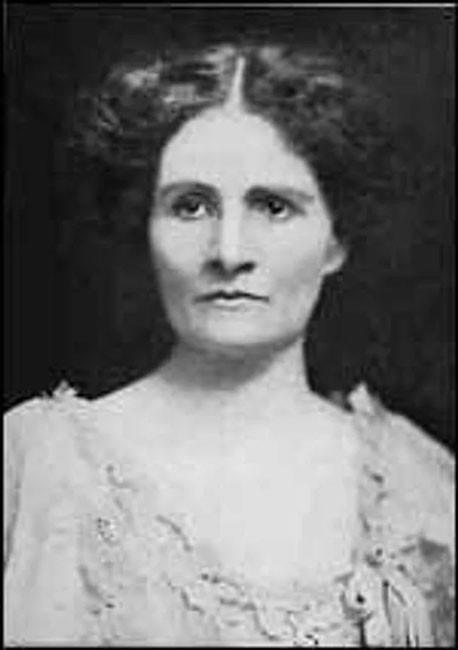 7. Linda Hazzard-  Kemik hastalklar zerine alrken en az 13 insann lmne sebep oldu. Onun terapi olarak kulland 'oru' metodu hastalarnn alktan lmesine yol at. Ayn terapi yznden kendi de alktan ld.