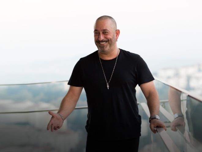 Ajda Pekkan'a yeni filmi iin rol teklif ettii renilen Cem Ylmaz, nl sanatyla iki saat toplant yapt.