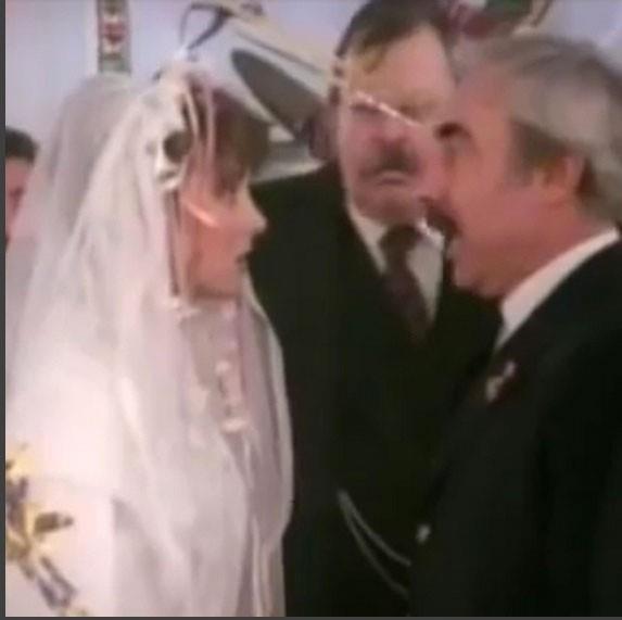 2006 ylnda Sadri Alk dlleri'nde en iyi kadn oyuncu dln ald.