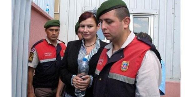 Ergen, "Hepinize ok selamlar var. Grmemiz ok scak geti. Ona da bir ark sylettik. ok gzel bir gn oldu. Hayatmda hi byle bir ey yaamadm. ok kalabalklard. Hem sohbet ettik hem ark syledik. Haziran bir an nce gelsin" ifadelerini kulland.