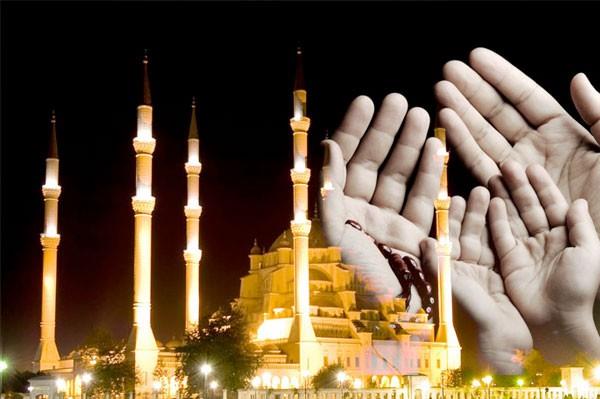 * Cuma gn sabah namazndan nce Estagfirullahelazim ellezi la ilahe illa hvel hayyel kayyume ve etub ileyh, okuyann, deniz kp kadar da olsa gnahlar affolur. [bni Snni]  * Cuma namazndan sonra, yedi defa ihlas ve muavvizeteyn okuyan, Allah tel, bir hafta, kazadan, beladan, kt ilerden korur.