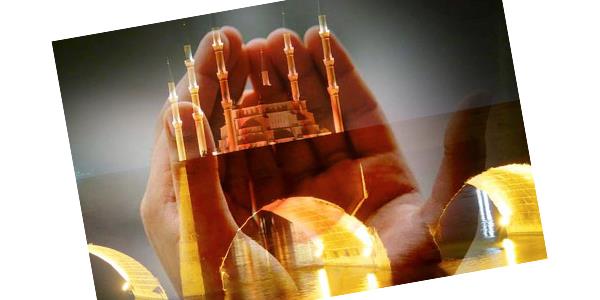 Hazreti mer'in duas yle : 'Allahmme inn es&#8217;elke bismike bismillhirrahmnirrahm. Ellez l ilhe ill h. liml aybi veehdeti hverrahmnrrahm. Ve es&#8217;elke bismike bismillhirrahmnirrahm. Ellez l ilhe ill hvel hayyl kayym. L te&#8217;huzh sinetn ve l nevm. Ellez meleet azamethsse-mvti vel arde. Ve es&#8217;elke bismike bismillhirrahmnirrahm. Ellez l ilhe ill hve ve anet lehl vch ve hae&#8217;at lehl ebsru ve veciletil kulb min hayetihi en tusalliye al Muhammedin ve en tu&#8217;tn hcet.