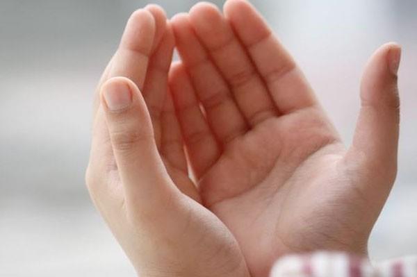 Cuma gn okunacak dilek duas : Cuma gn akam ezanna 45 dakika kala &#8220;Ya Meliki Muktedir sin Allah&#8217;m bana yardm et&#8221; ismini (100) defa tekrarlayp sonrada dileini syleyen kii skntdan kurtulur ve derdine derman bulur.