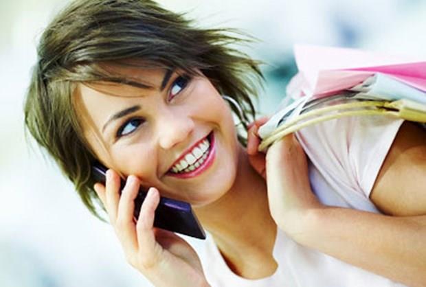 <p>DUYGULARINI ANLATMAK N DAHA OK KELME KULLANIYOR</p>        <p>  </p>  <p>Baz almalar kadnlarn gnlk kullandklar kelime saysnn erkeklerle benzerlik gsterdiini savunsa da, btn dnyada yerlemi &#8216;kadnlarn daha ok konutuu&#8217; ngrs halen geerli. zellikle toplum iinde kadnlarn erkeklere oranla daha ok konutuu ve yaklak 2,5 kat daha fazla kelime kulland saptanm. Bu da kadnlarn sosyal ortamlara daha hzl adapte olmalarn salyor. Sebebi net anlalmamakla birlikte, zellikle duygularn kelimelere dkmnde, kadn beyninde daha byk bir alann fonksiyon grd dnlyor.</p>