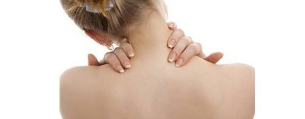 <p>ARI E DAHA YKSEK</p>        <p>  </p>  <p>Kadnlardaki ar eiinin yksek olmas zellikle doum sanclarna dayanabilmelerini salayan yapsal zelliklerden biri. Dier taraftan ar eiinin yksek olmas ve ar yerinin tam seilememesi zellikle kalp krizi geiren kadnlarda tan koyma gl getirebiliyor. Kalp krizinde; erkeklerde gs ars n planda iken, kadnlarda nefes darl, halsizlik, yorgunluk, ikinlik hissi n plana kabiliyor.</p>