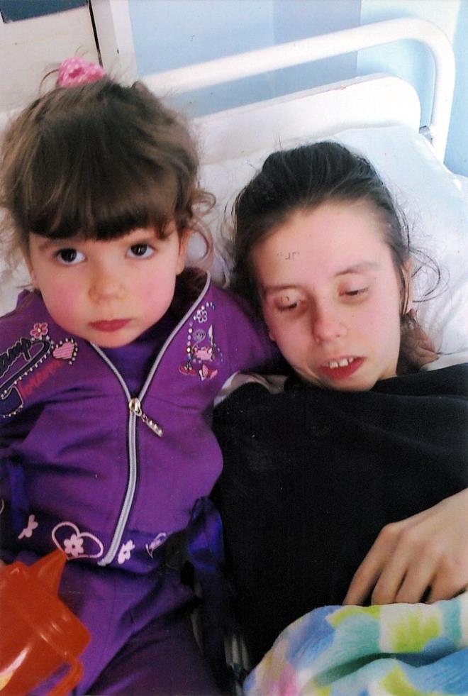 LKEDE KOMADAN UYANAN TEK K  <p>Aile tedavinin devam etmesi iin 50 bin euroya ihtiya duyduklarn aktard. Danijela Kovacevi'in Srbistan'da komadan uyanan ilk kii olarak belirtiliyor.