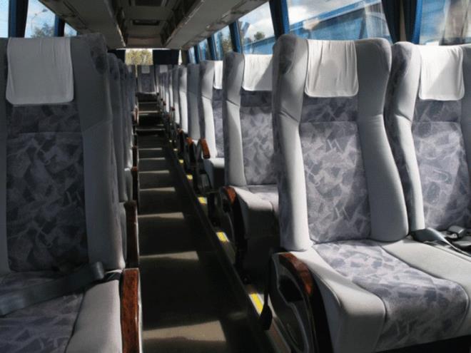 4- HEMEN UYKUYA DALMAYIN    Basit bir hesapla bu kadar insann olduu bir kutu zamanla karbondioksit dolacak. En son teknoloji klima sistemi bile sizi belli saatler ferah tutacak ve bir sre sonra herkes tek ses, tek nefes olacak. te bu hava boluunu bekleyip, iyice yorulan gzlerinizi yumun. Kark oranlardaki hava sizi okul dnemi pazar gecesi uykularndaki gibi rahatsz ama anlaml ryalara srkleyecek.