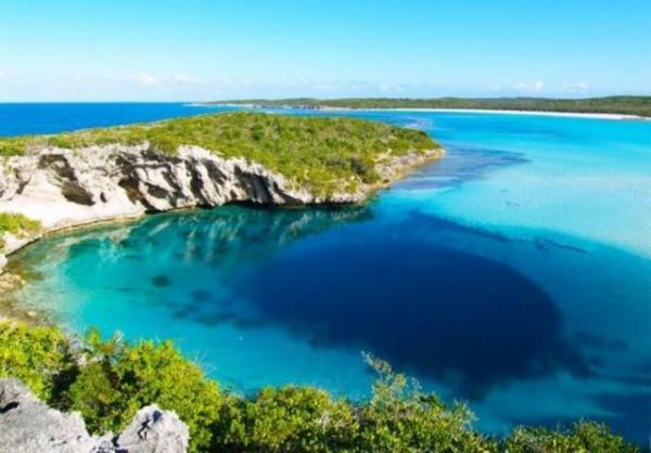 2. Dean&#8217;s Blue Hole, Bahamas