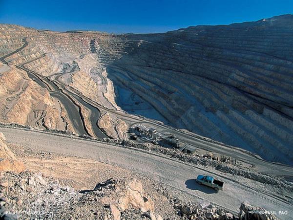 Maden 850 metre derinlie sahip.