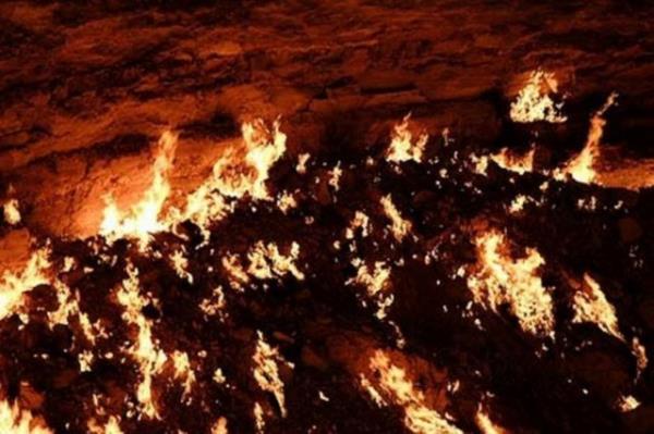 Ayn blgede yine sondaj kazas olan baka bir kraterde ise yeralt sular birikmi.