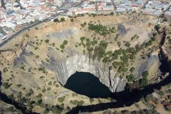 KIMBERLEY UKURU: Gney Afrika'da bir elmas madeni.