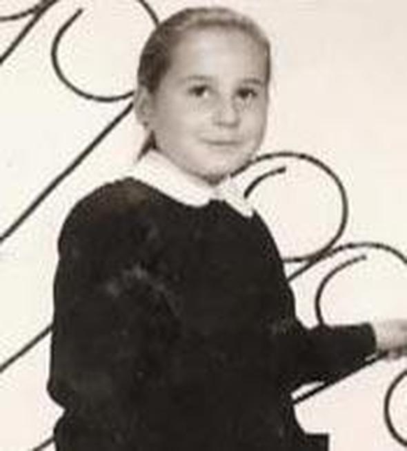 Bu siyah nlkl kk kz da byd ve ok nl bir dansz oldu..