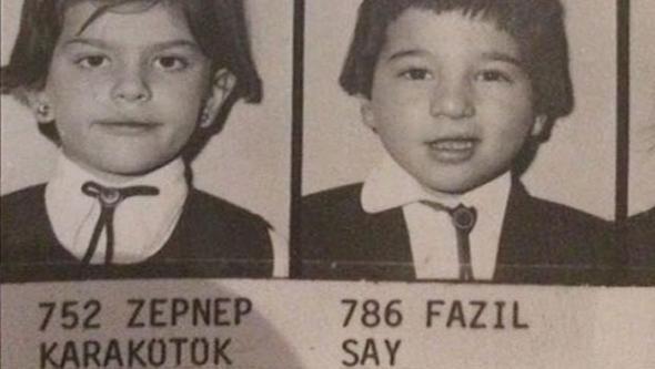 Dnyaca nl piyanist ve besteci Fazl Say, Adana konserinde bir srpriz ile karlat. lkokul arkada Zeynep, nl sanatnn ilkokul birinci snftaki gnln yollad. Say, bu fotoraf sosyal medya hesabndan;  "Adana konserime gelen ilkokul arkadam Zeynep bakn ne yollam Bu fotoraf ilkokul1 ; 40 yl nce )))" notuyla paylat.