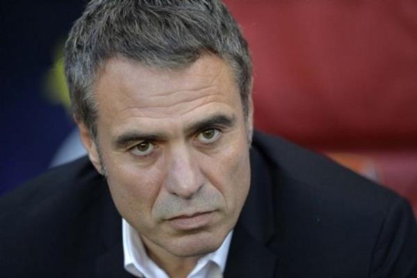 Fenerbahce Ramsey i meshur etti. Adam Fenerbahce'yi gordugunde icine Messi & Ronaldo kaciyor.