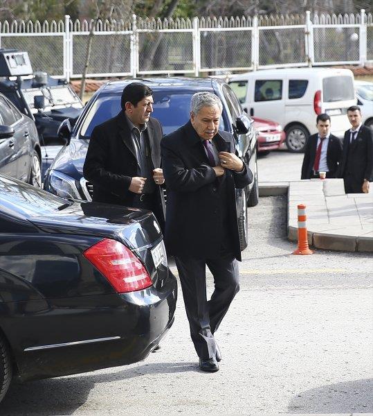 Eski TBMM Bakan Blent Arn