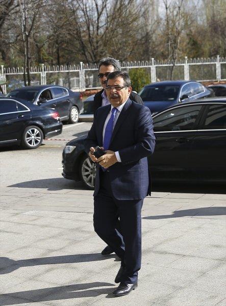 Eski evre ve ehircilik Bakan dris Gllce