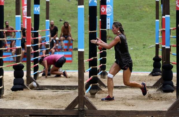 En iyi 3 erkek ve en iyi 2 kzdan oluan takmlarn mcadelesi nefes kesti.