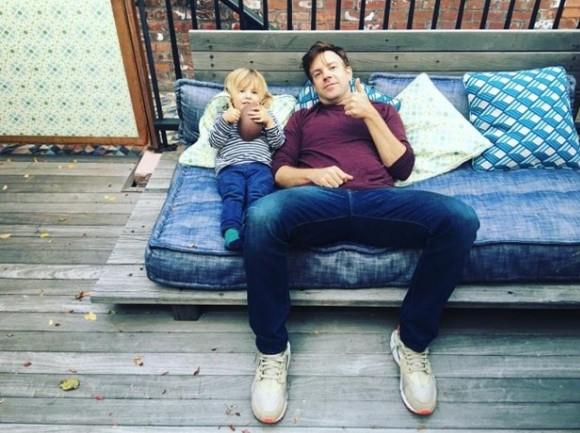 Jason Sudeikis ve olu Otis/Olivia Wilde ile birlikte, olundan iki yl sonra ikinci ocuunu da kucana alan Sudeikis, "Otis bana baba diyor. Sanrm bu inanlmaz, aklnz karacanz bir ey. Bunu olacan hi dnmezdim" dedi.