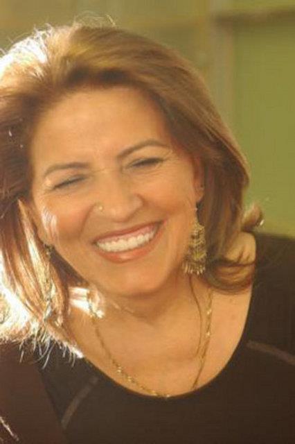 SHEYLA ERDOAN. Sheyla Hanm'n oullar sanat camiasnn aranlan isimleri.