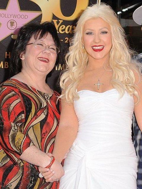 Christina Aguilera`nn annesi Shelly Kearns