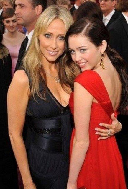 Miley Cyrus`n annesi Tish Cyrus