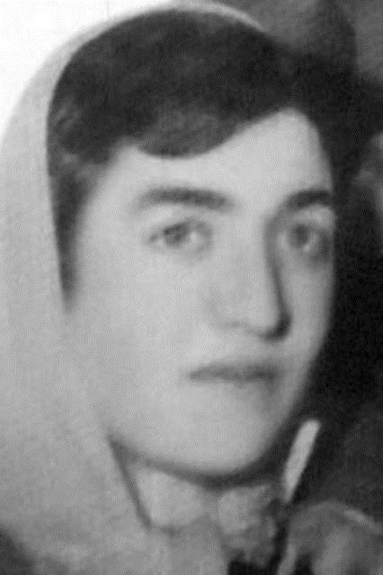 KADRYE DENZ. Ei ile yaad sorunlar Kadriye Hanm' oluna daha ok balad ve desteini esirgemedii olu Trkiye'nin en nl sanatlarndan biri oldu.