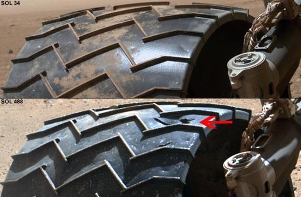 Curiosity, 2012 ylnn ortalarnda yapt initen beri Mars yzeyinin yaklak 16 kilometresini gezmi durumda ve ilk hasar 2013 yl ierisinde ortaya kmaya balad.