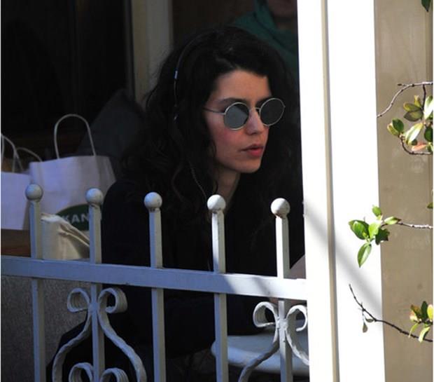 Saat'in gzln hi karmamas dikkat ekti.