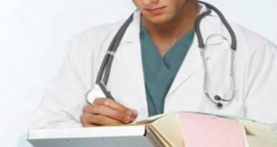 <p><b>Rapor istenecek</b></p>     Trafik polisleri srcle engel salk artn tamadn grd ya da tespit ettii kiilerin ehliyetlerine geici olarak el koyacak. Salk bakmndan srcle engel aikar bir deiiklik grlen kiiler hastaneye sevk edilecek. Hastanelerden salam raporu alan kiilere ehliyetleri iade edilecek.