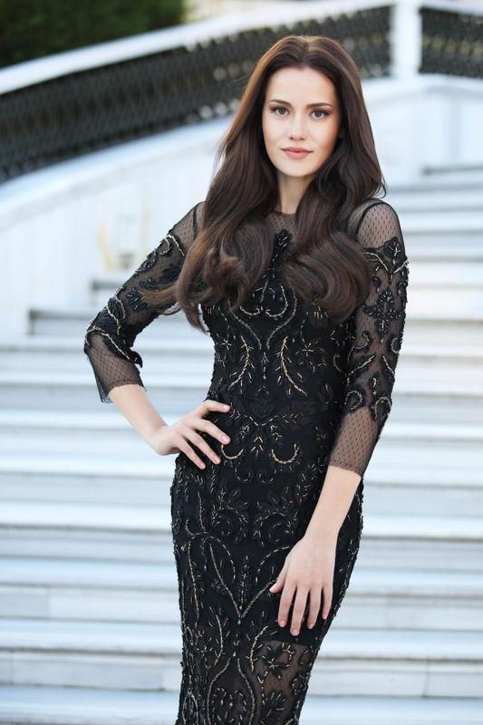 Fahriye Evcen - 170 cm