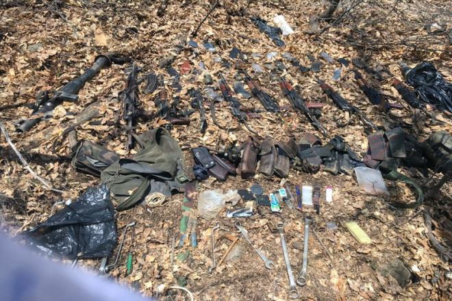 3 GNDE 46 TERRST    Snaklarda gizlenmeye alan terristlere ynelik operasyonlarda da 14 PKK&#8217;l etkisiz hale getirildi. Bitlis, Tatvan, Anadere blgelerinde de bir PKK&#8217;l l, bir terrist de yaral ele geirildi. 24 Mart&#8217;ta Kuzey Irak&#8217;a yaplan hava taarruzlarnda da 8 PKK&#8217;l etkisiz hale getirildi. Bylece  gn iinde toplam 46 terrist etkisiz hale getirilirken, 4 Doka mevzisi de imha edilmi oldu.