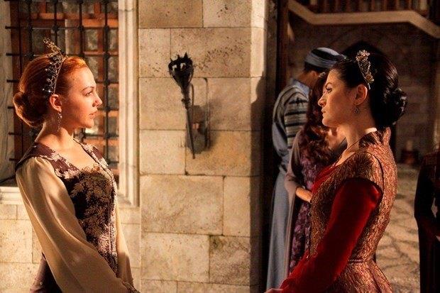 Karga Seven&#8217;in, drt kitaplk serinin yayn haklarn satn ald ve diziyi ngilizce olarak ekecei renildi