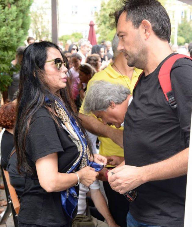  hayatndaki baarlarnn yan sra magazinel hayatyla da gndemden dmyordu. 1993'te Serpil akmakl ile nikah masasna oturdu. Bir buuk sene sren evliliinden Merve isimli kz olan Dmer...