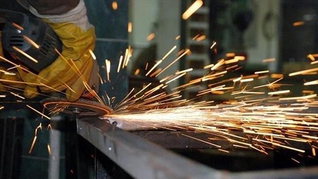 TEVKTE KOLAYLIK  <p>Daha nce kaytd alanlar iin iverenlere getirilen 1 yllk tevik yasa yumuatlyor. Bundan sonra sigortaly fiilen altrmad tespit edilen iyerleri ilk tespitte bir ay sreyle, ilk tespit tarihinden itibaren  yl iinde tekrar eden her bir tespit iin ise bir yl sreyle tevik yasana maruz kalacak. Tevik yasa devam eden iyerleri de uygulamadan yararlanacak.