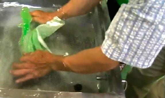 Bu sre, ilk bata "in ii" sahteciliin geldii son nokta gibi grnse de...